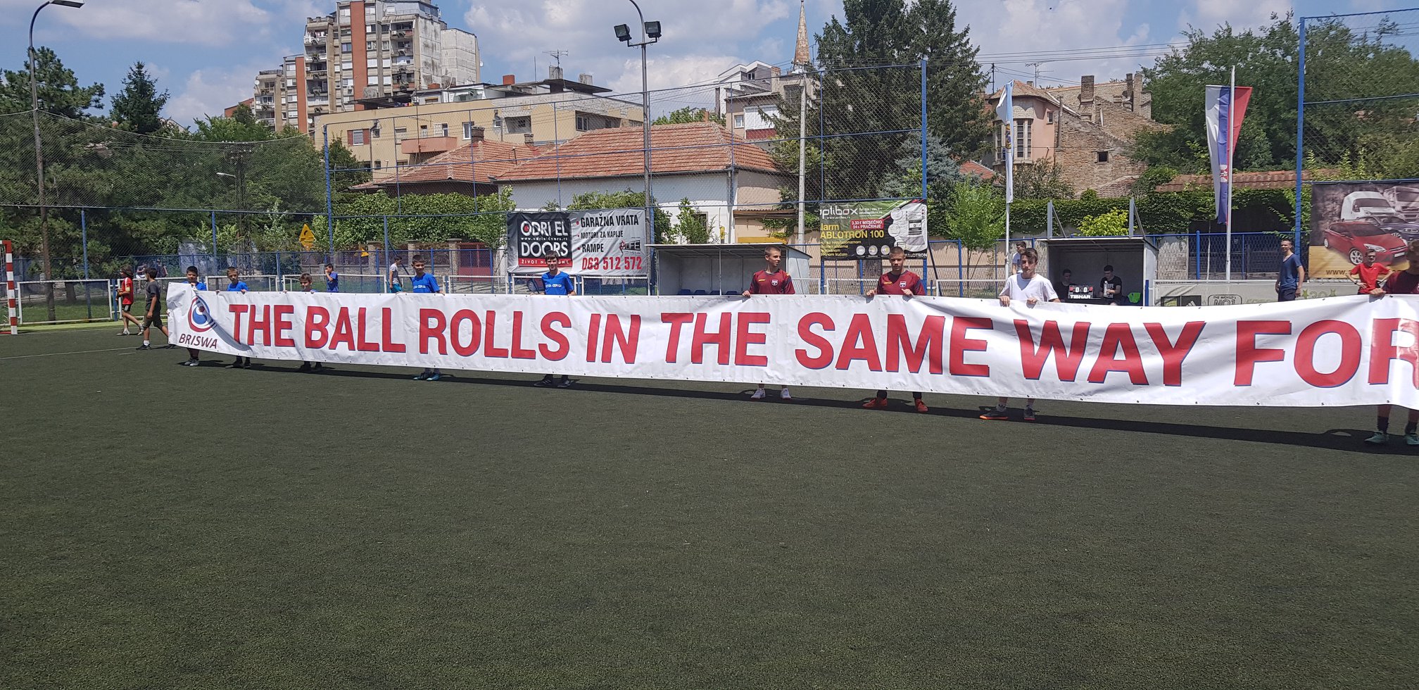 36697030_482140975563360_2055002908943974400_n