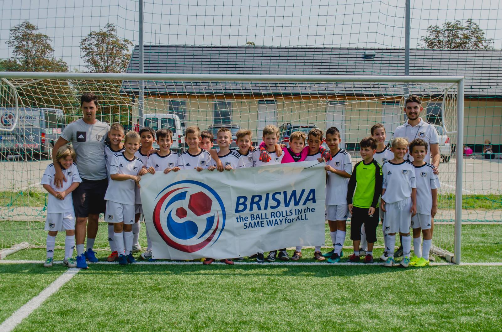 40421268_534989556945168_2273223750507823104_n