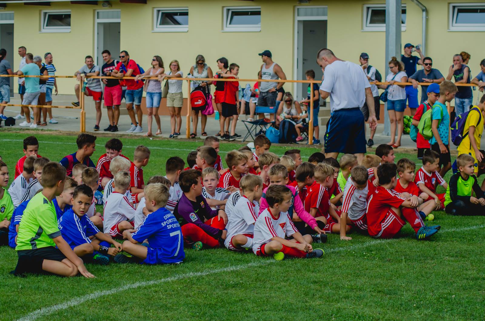 40504565_535003590277098_7043620518603259904_n